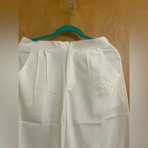 Source Unknown Women's Trousers in Tan and White - Picture 10 of 16